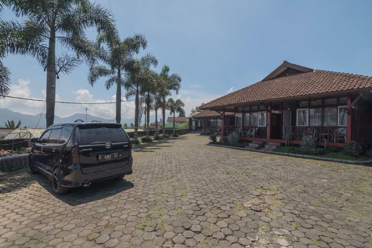 Hotel Reddoorz @ Maribaya Street Lembang Exterior foto