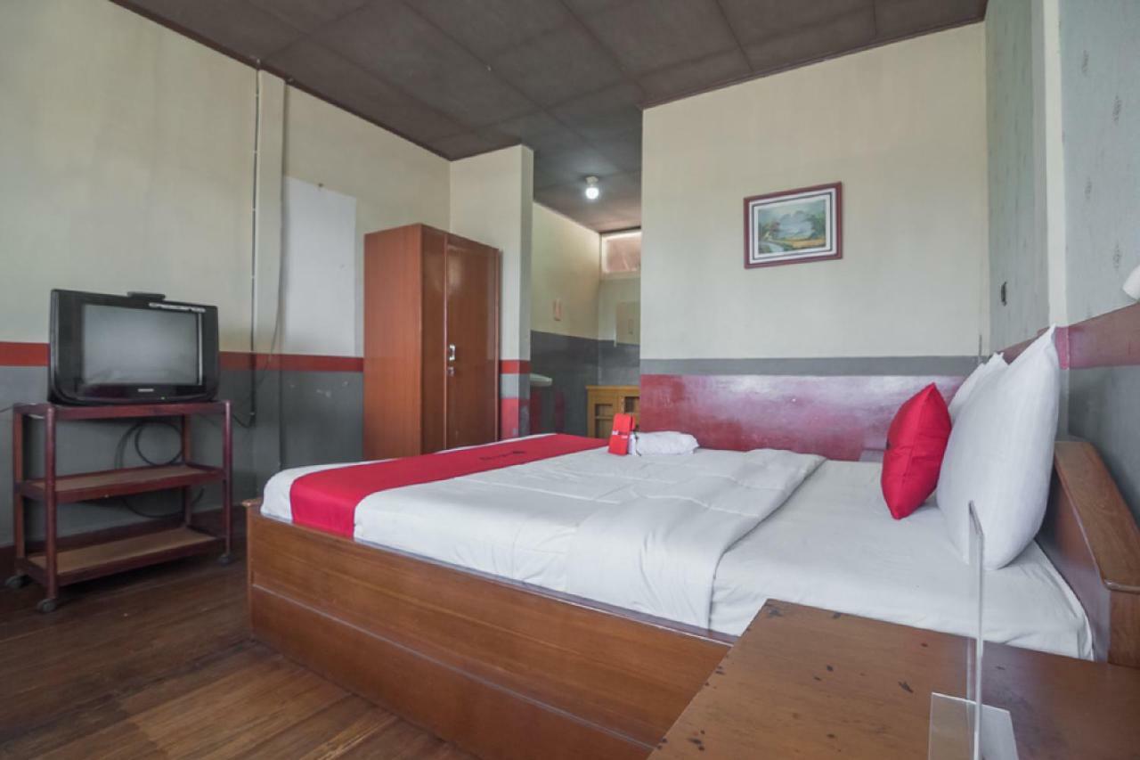 Hotel Reddoorz @ Maribaya Street Lembang Exterior foto